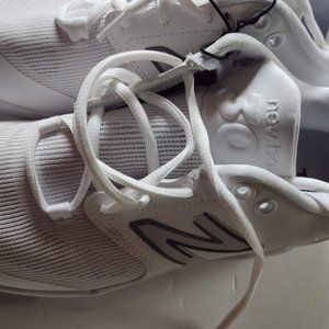 CLEATS NEW BALANCE SIZE  9 WHITE & 8.5 GREY MAN, WOMAN 10, 9.5